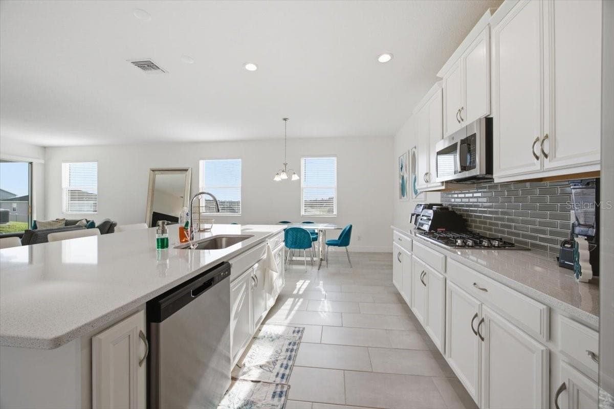 Single Family Residence at 585 STERLING RESERVE WAY, MINNEOLA, photo 14 of 47