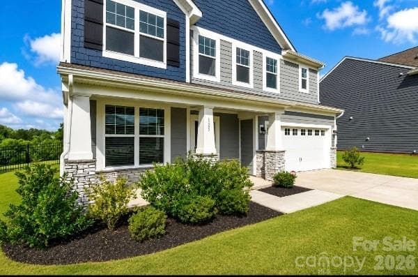 Single Family Residence at 125 Dawn Run Loop, Mooresville, photo 2 of 22