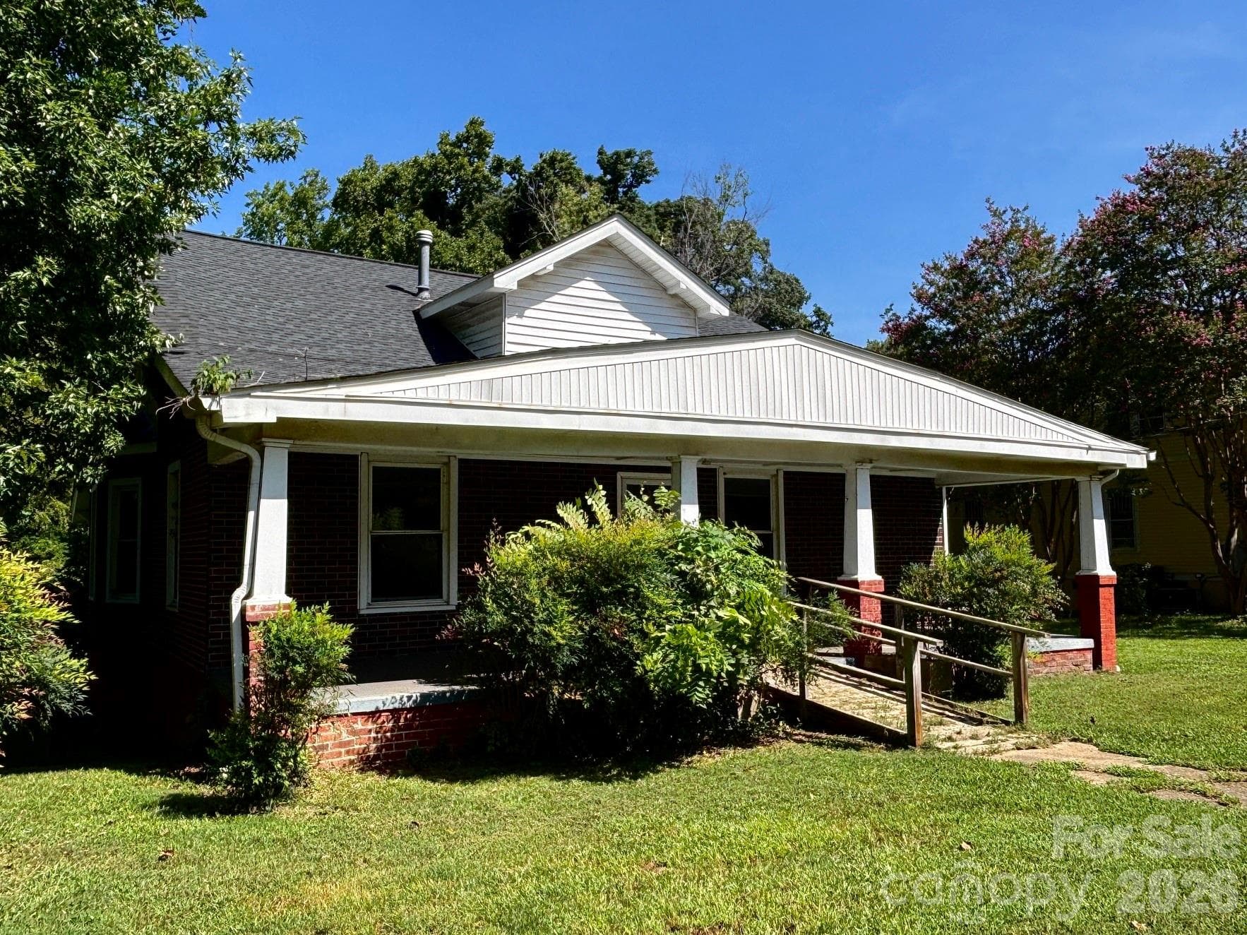 1612 N Main Street