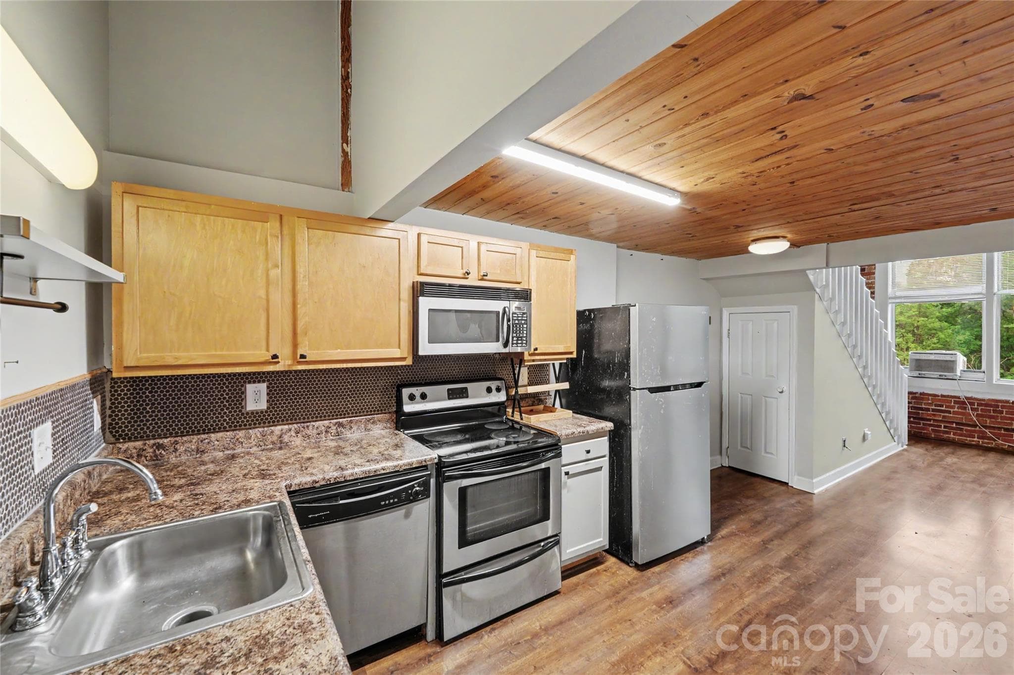 Condominium at 201 S Hoskins Road, Charlotte, photo 10 of 21