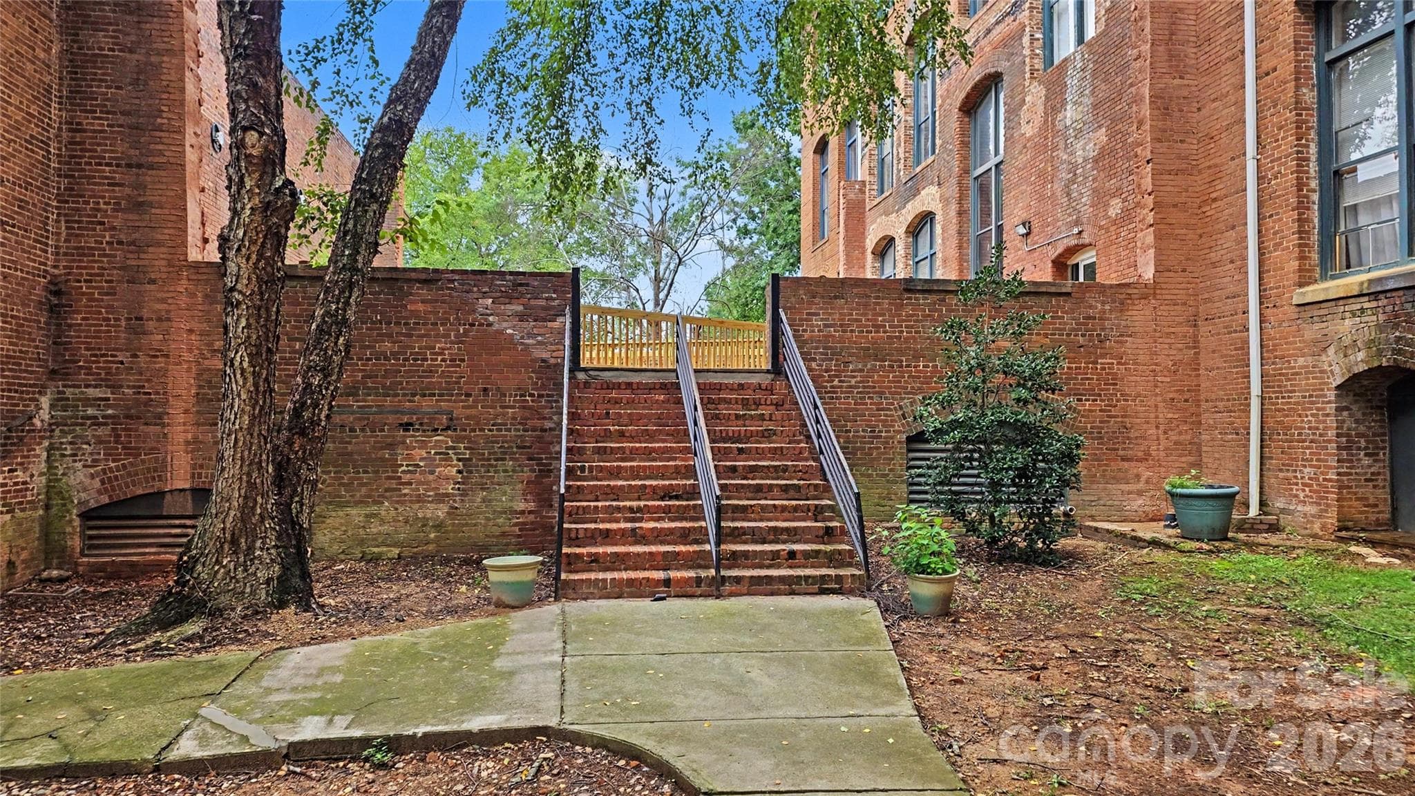 Condominium at 201 S Hoskins Road, Charlotte, photo 20 of 21