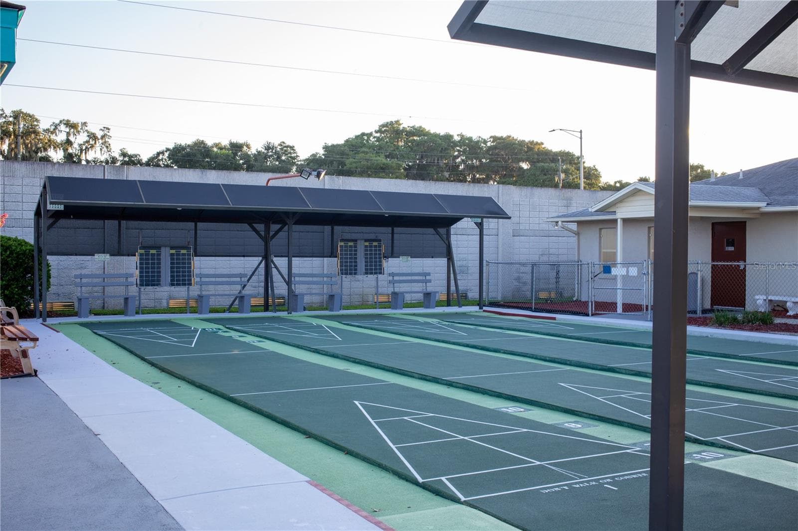 Community Shuffle Board - 1021 HILLTOP RD, TAVARES