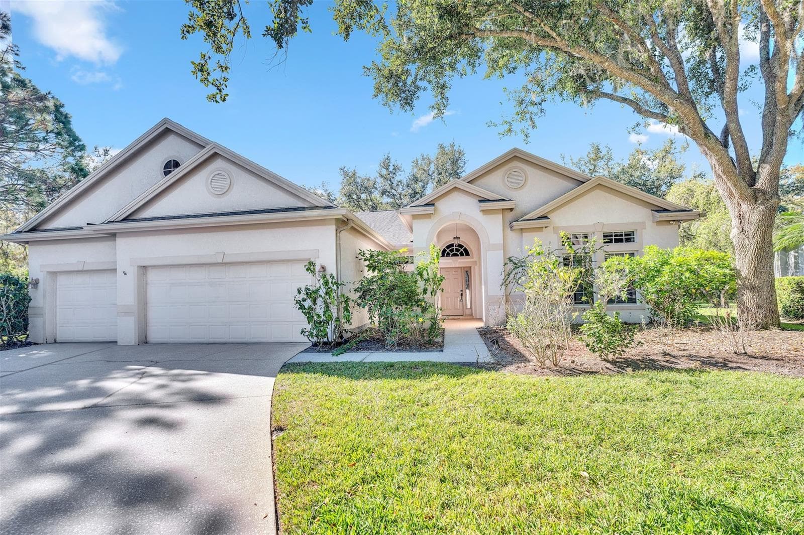 Single Family Residence at ARBOR GREENE PH 2 UNIT 3, TAMPA, photo 2 of 45