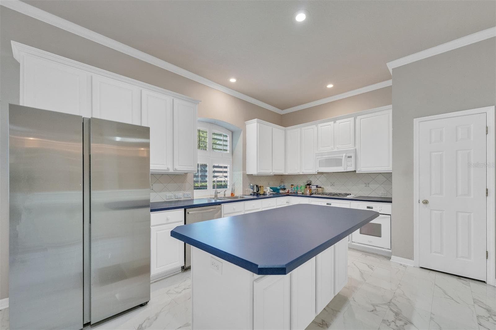 KITCHEN - ARBOR GREENE PH 2 UNIT 3, TAMPA