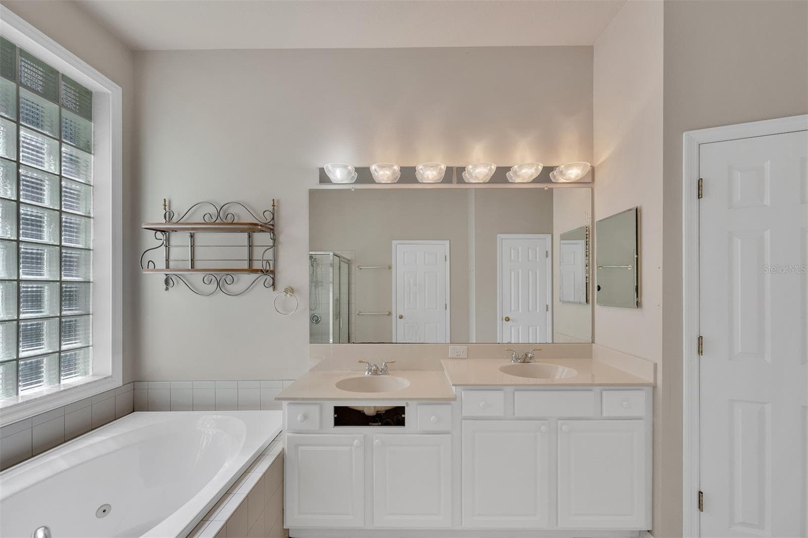 PRIMARY BATHROOM - ARBOR GREENE PH 2 UNIT 3, TAMPA