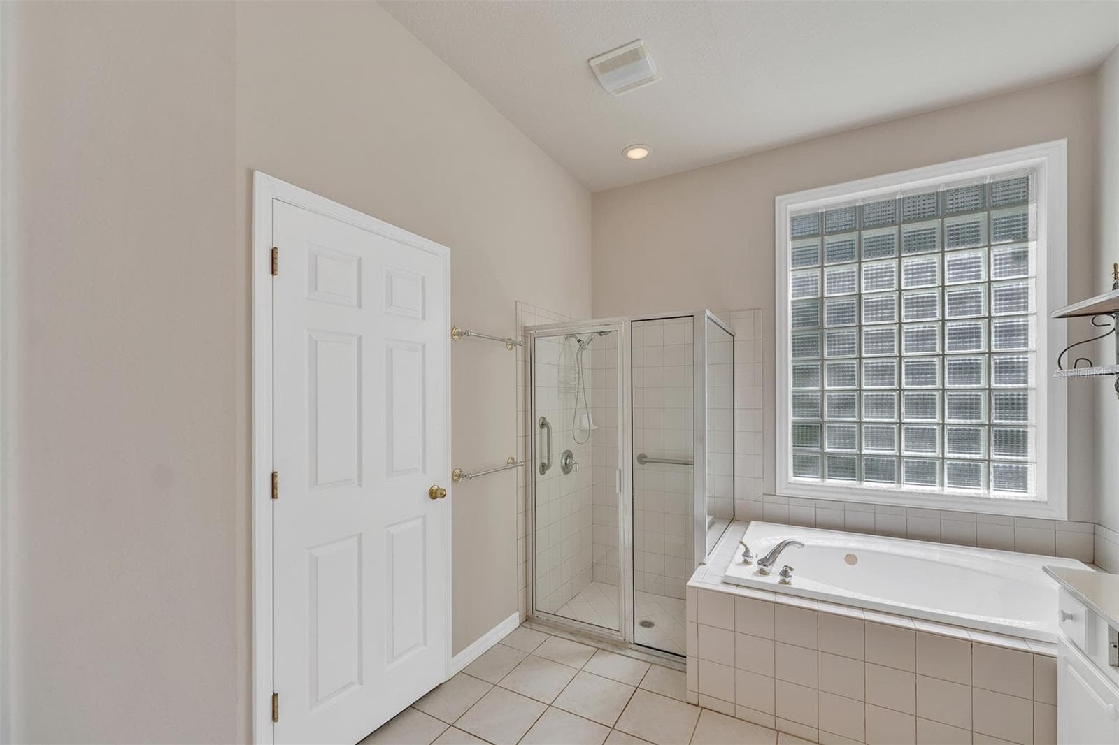 PRIMARY BATHROOM - ARBOR GREENE PH 2 UNIT 3, TAMPA