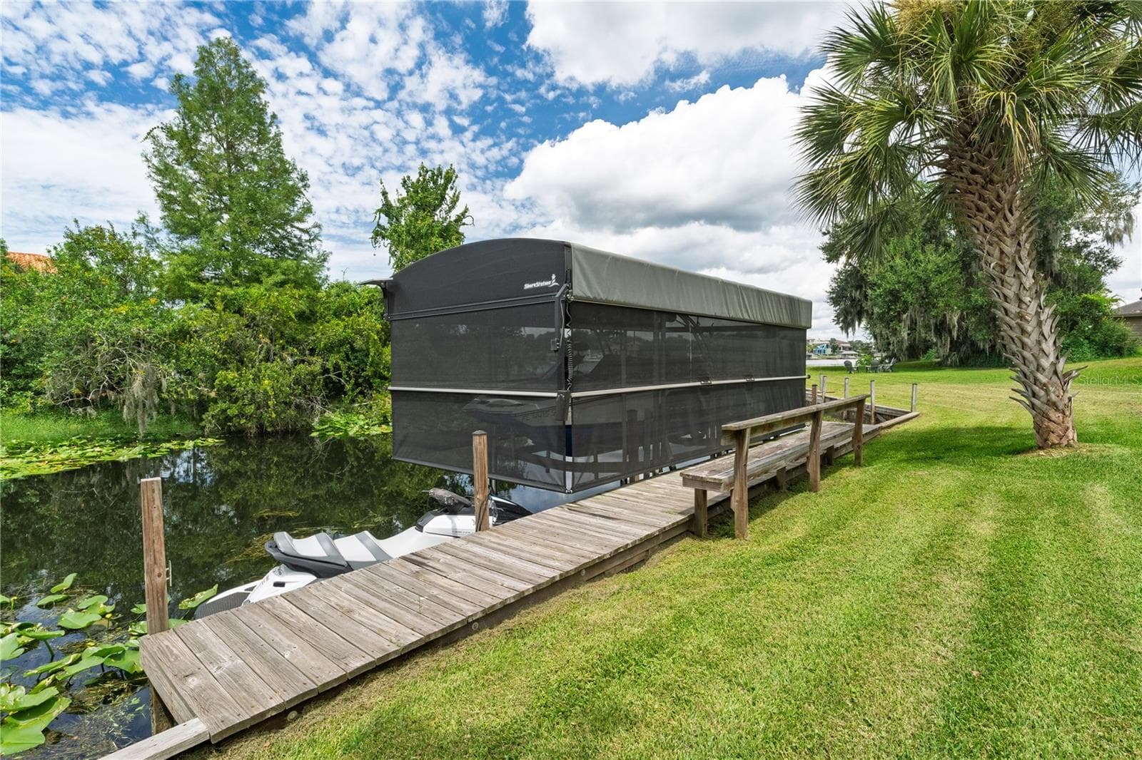 Boat lift down - 2260 W CLASSIC COURT, LONGWOOD