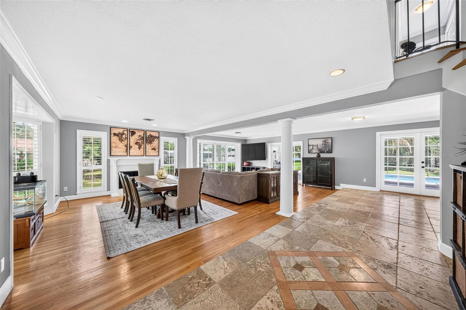 Living and dining in an open concept - 2260 W CLASSIC COURT, LONGWOOD
