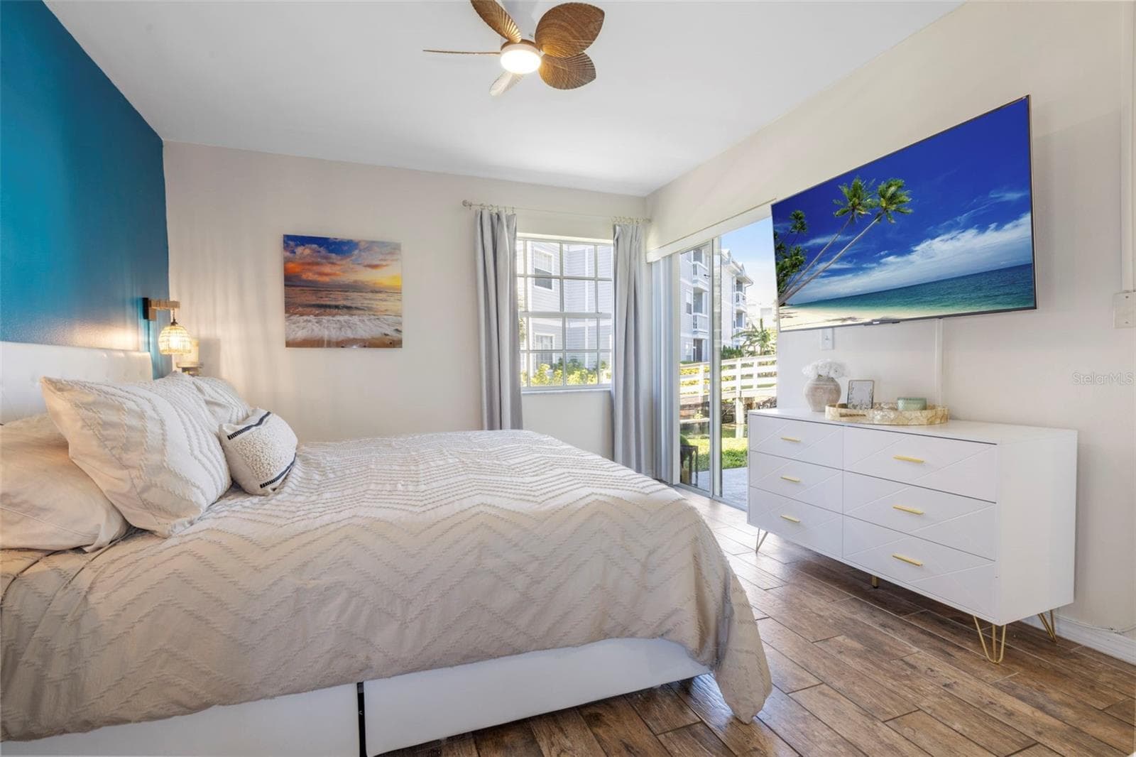 Condominium at 6915 STONES THROW CIR N #3104, ST PETERSBURG, photo 13 of 41