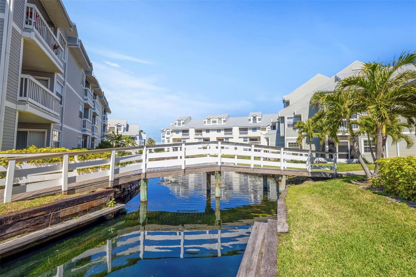 Condominium at 6915 STONES THROW CIR N #3104, ST PETERSBURG, photo 31 of 41