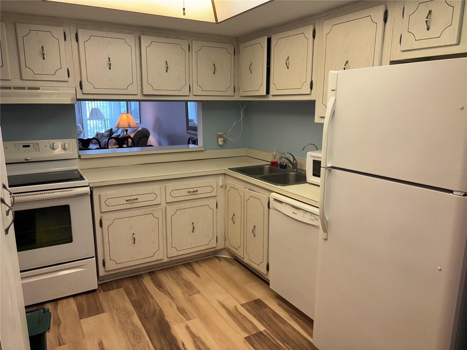 Condominium at 4910 38TH WAY S #411, ST PETERSBURG, photo 3 of 22