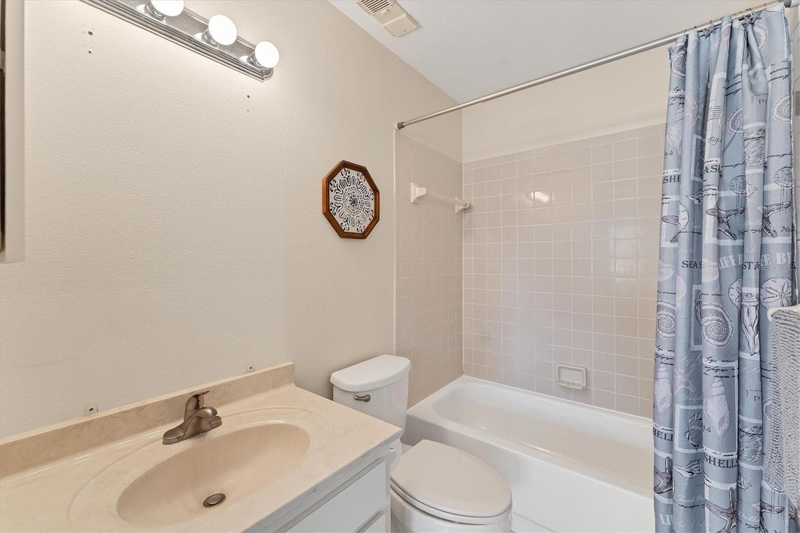Condominium at 5264 LAKE VILLAGE DR #48, SARASOTA, photo 18 of 44