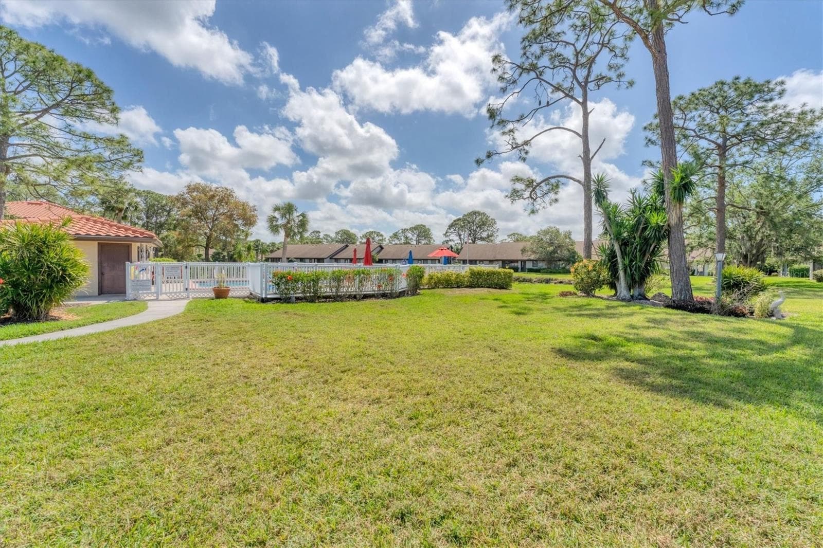 Condominium at 5264 LAKE VILLAGE DR #48, SARASOTA, photo 26 of 44