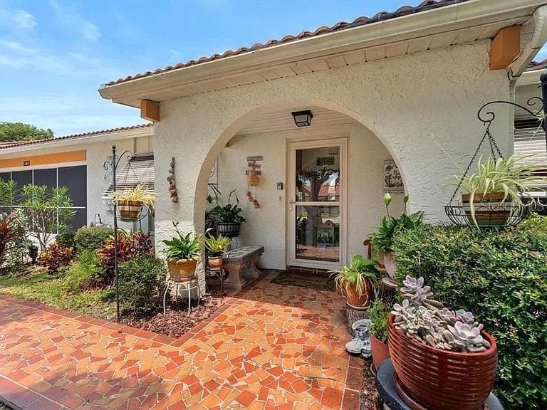 Villa at 11404 STANSBERRY DR, PORT RICHEY, photo 2 of 23