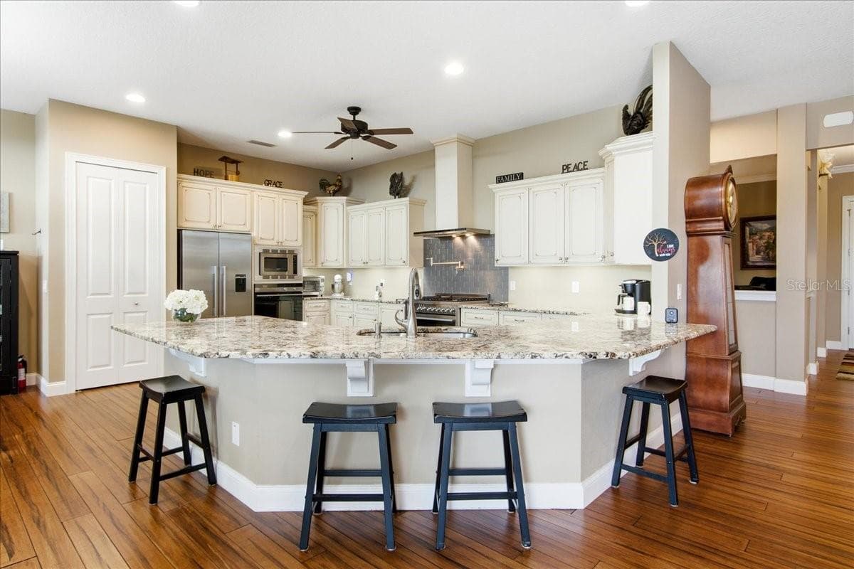 Kitchen with eat-in Granite Counter Top - 1500 SPRING GARDEN RANCH RD, DE LEON SPRINGS