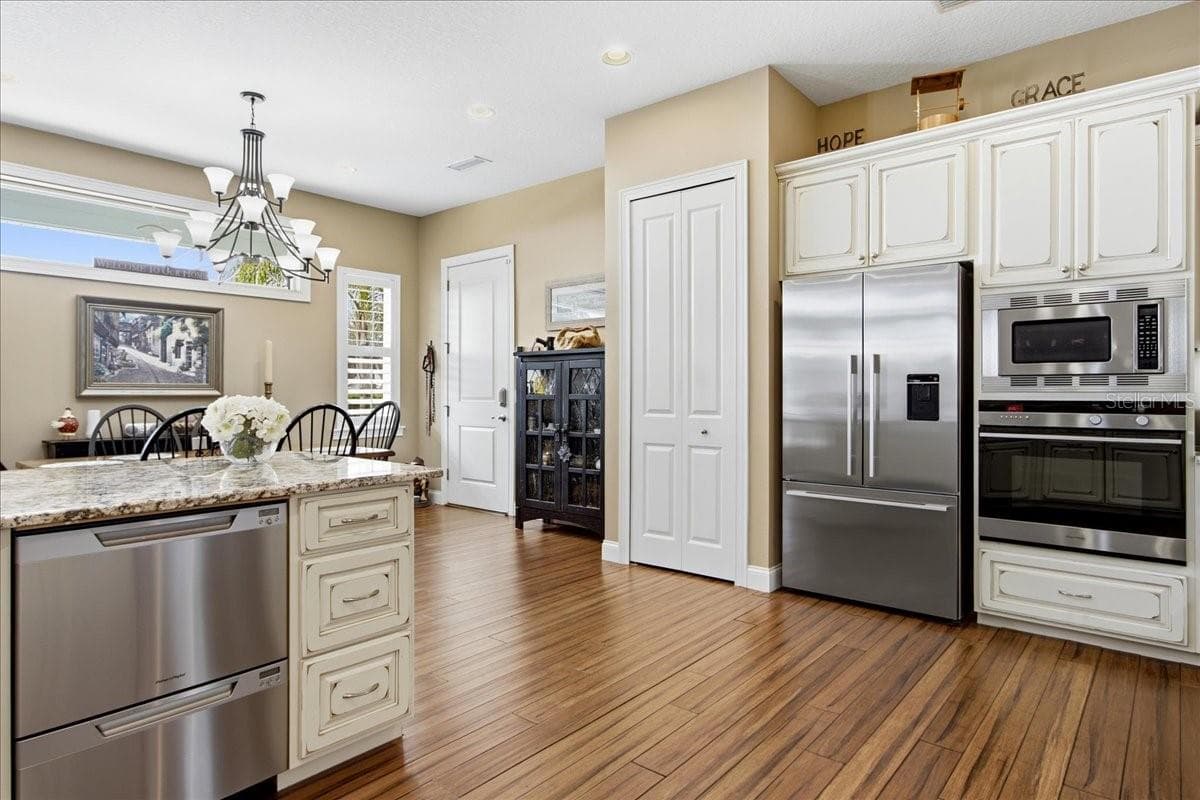 Dishwasher with additional cabinets - 1500 SPRING GARDEN RANCH RD, DE LEON SPRINGS