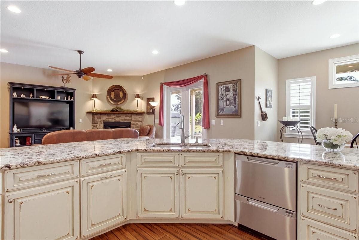 View from Kitchen to Living Room - 1500 SPRING GARDEN RANCH RD, DE LEON SPRINGS