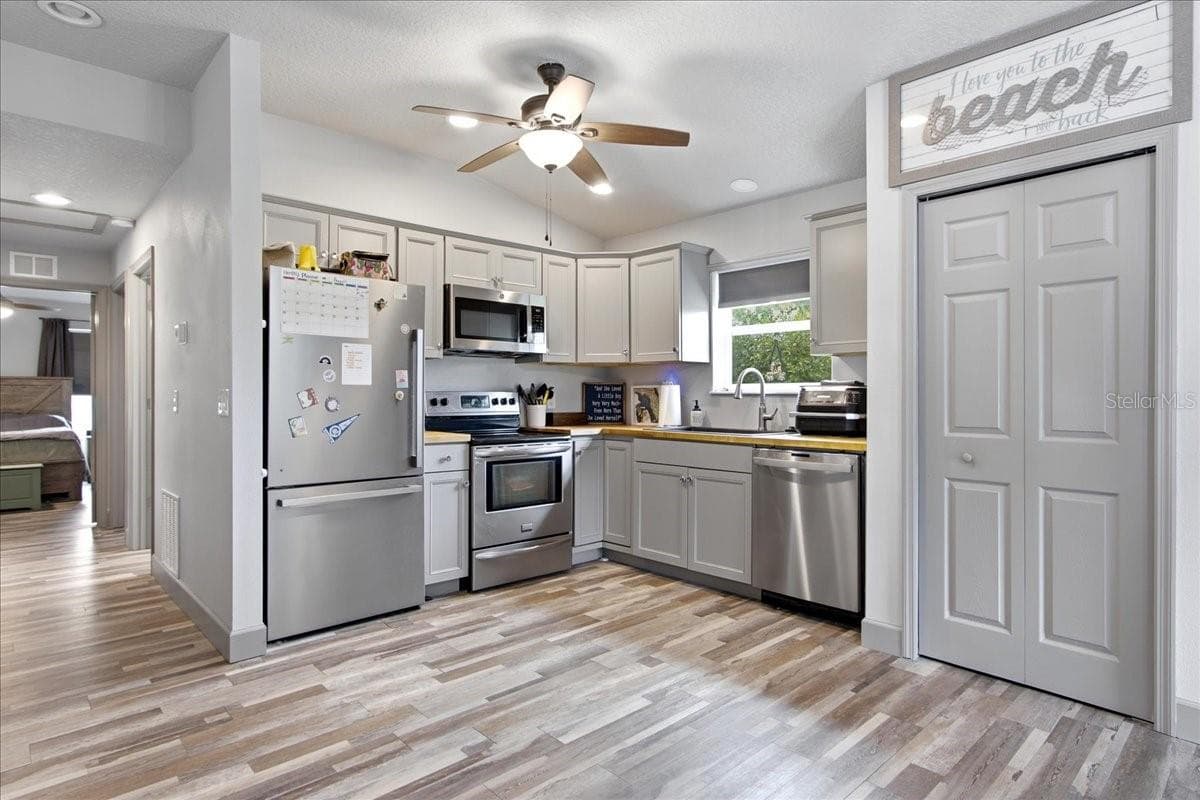 Guest House Kitchen and Pantry - 1500 SPRING GARDEN RANCH RD, DE LEON SPRINGS