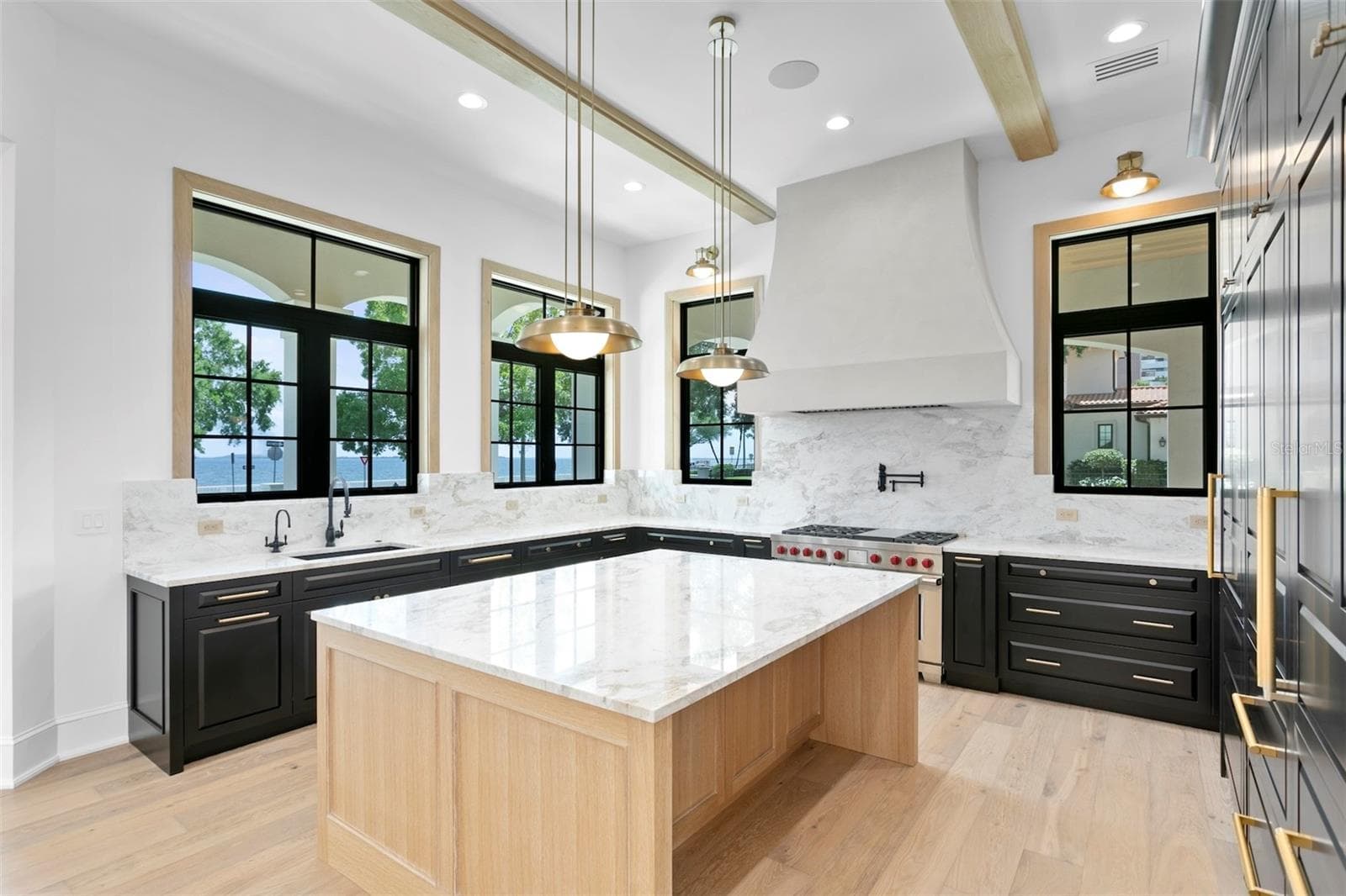 Single Family Residence at 3907 BAYSHORE BLVD, TAMPA, photo 22 of 98