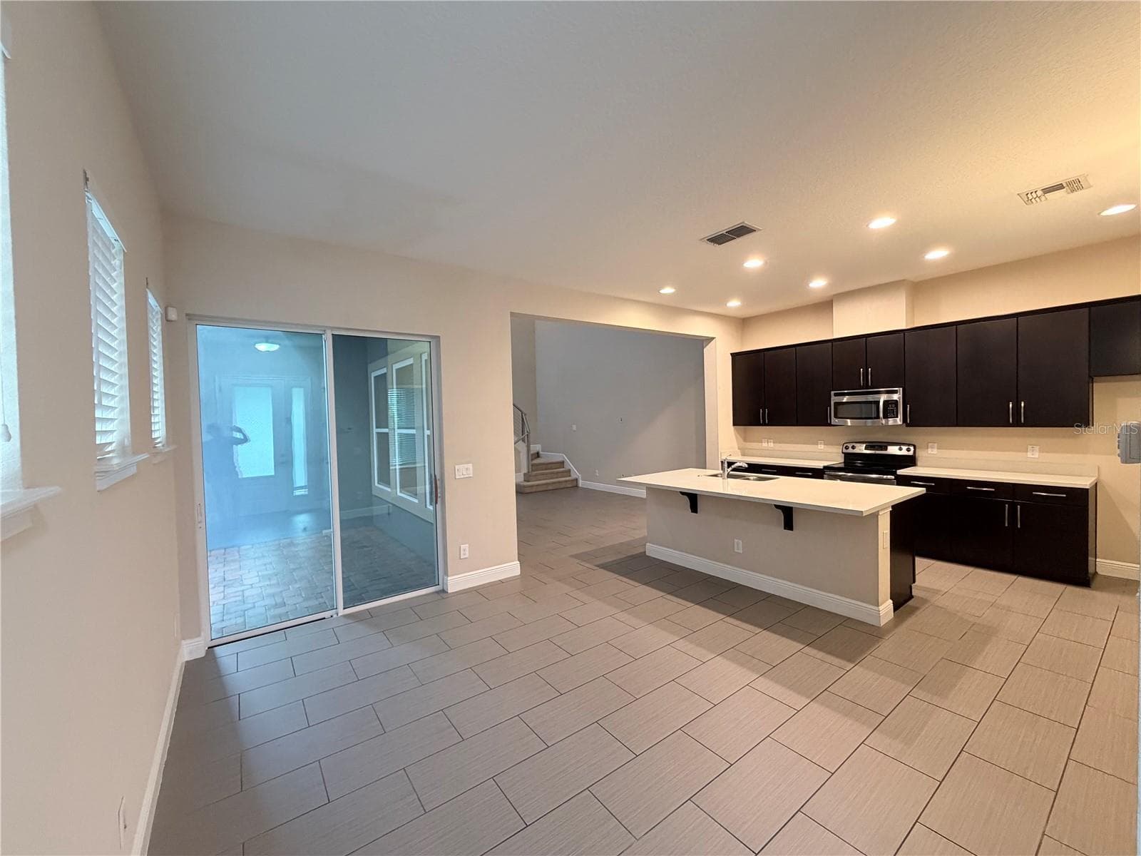 Half Duplex at 14142 WALCOTT AVE, ORLANDO, photo 8 of 53