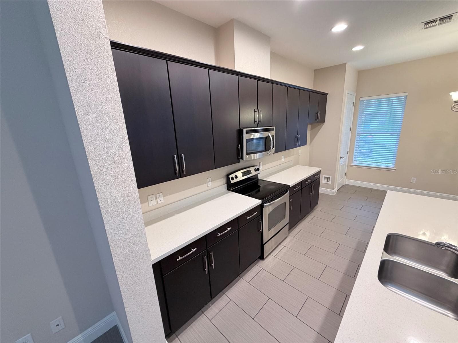Half Duplex at 14142 WALCOTT AVE, ORLANDO, photo 13 of 53