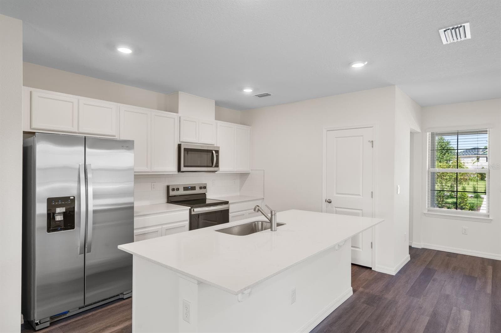 Townhouse at 12086 SHINE VIEW LN, WINTER GARDEN, photo 4 of 31