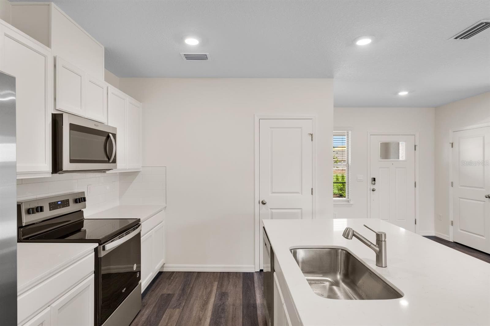 Townhouse at 12086 SHINE VIEW LN, WINTER GARDEN, photo 5 of 31