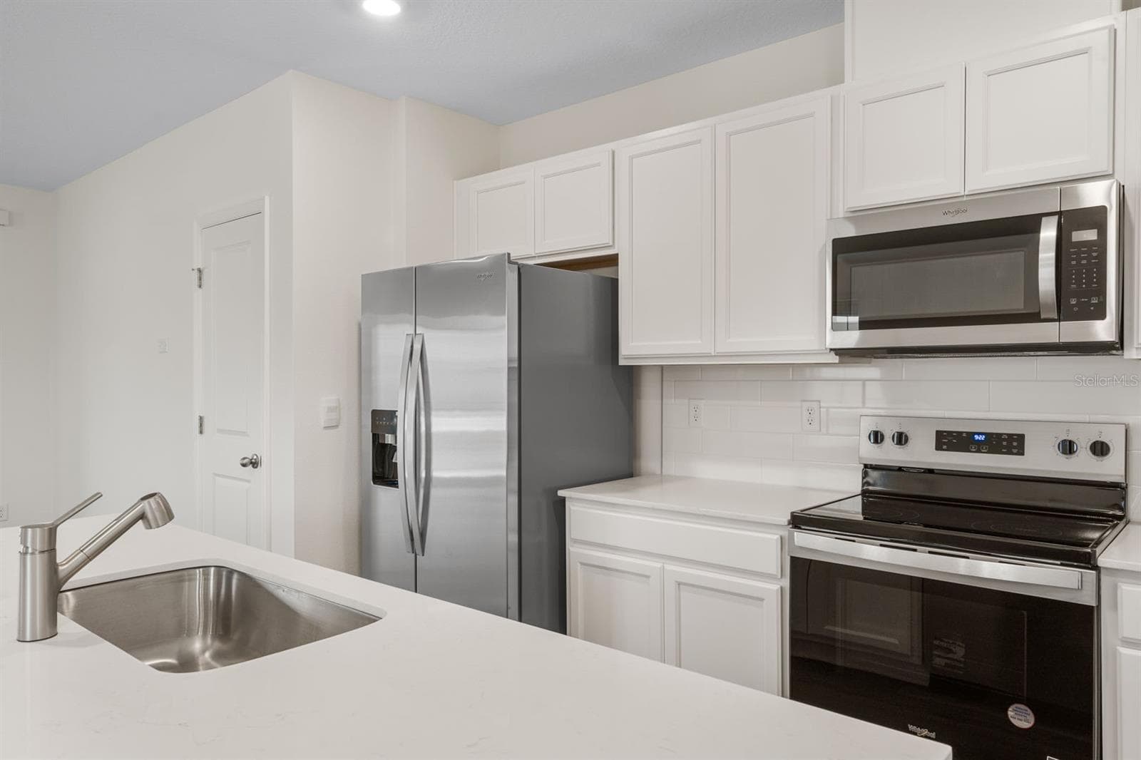 Townhouse at 12086 SHINE VIEW LN, WINTER GARDEN, photo 6 of 31