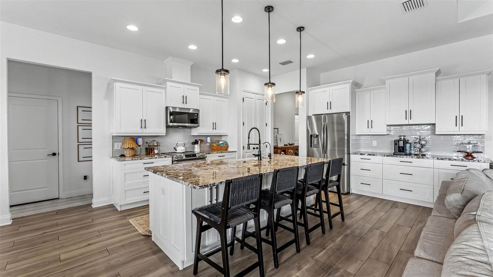 Kitchen - 7034 BENTRIDGE DR, LAKELAND