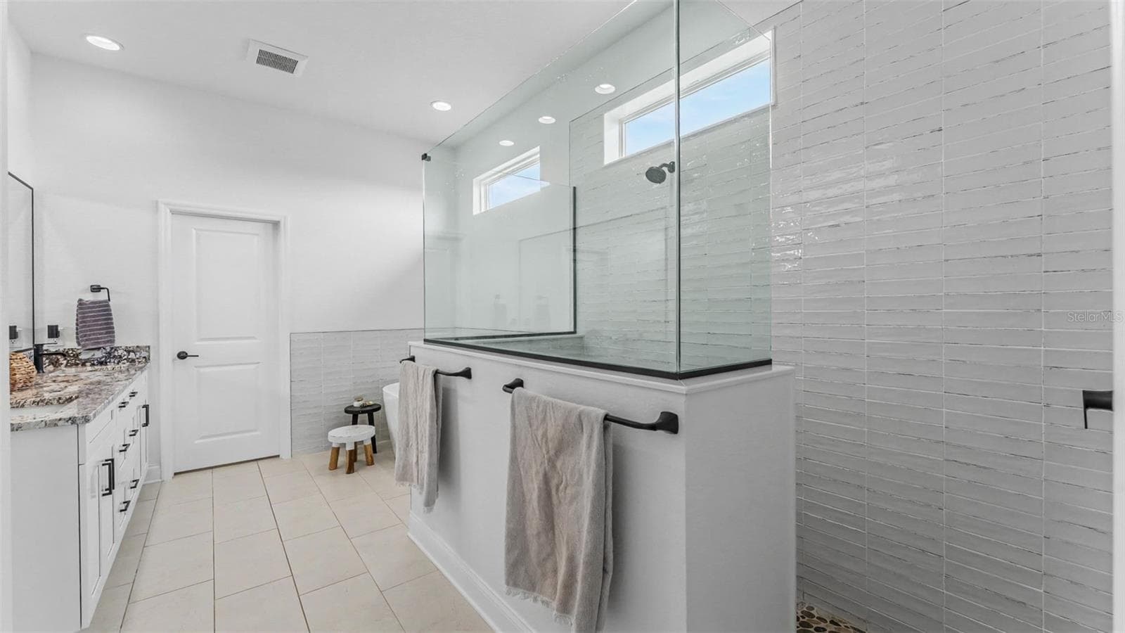 Primary Bathroom - 7034 BENTRIDGE DR, LAKELAND