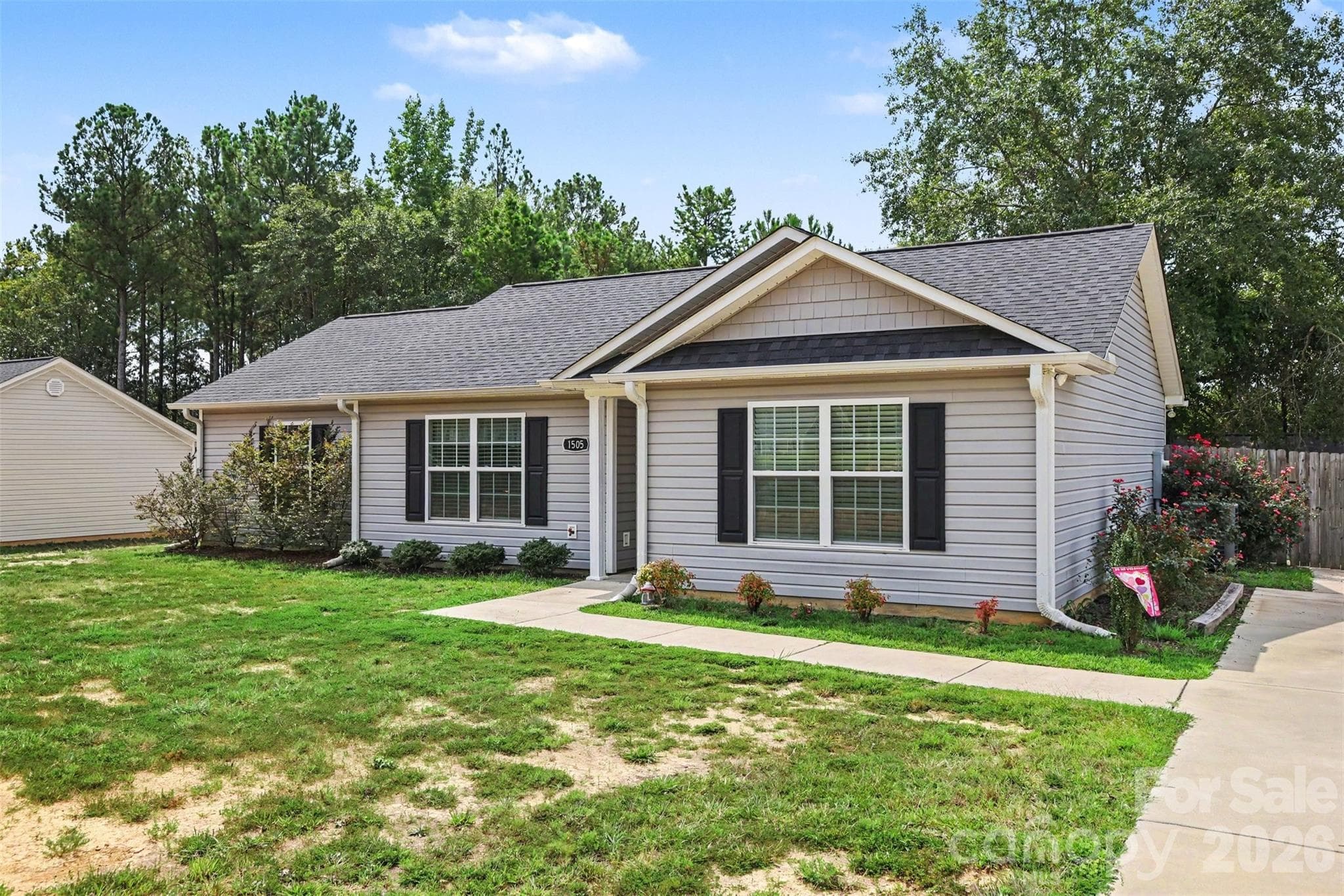 Single Family Residence at 1505 Foxbrook Circle, Lancaster, photo 3 of 25