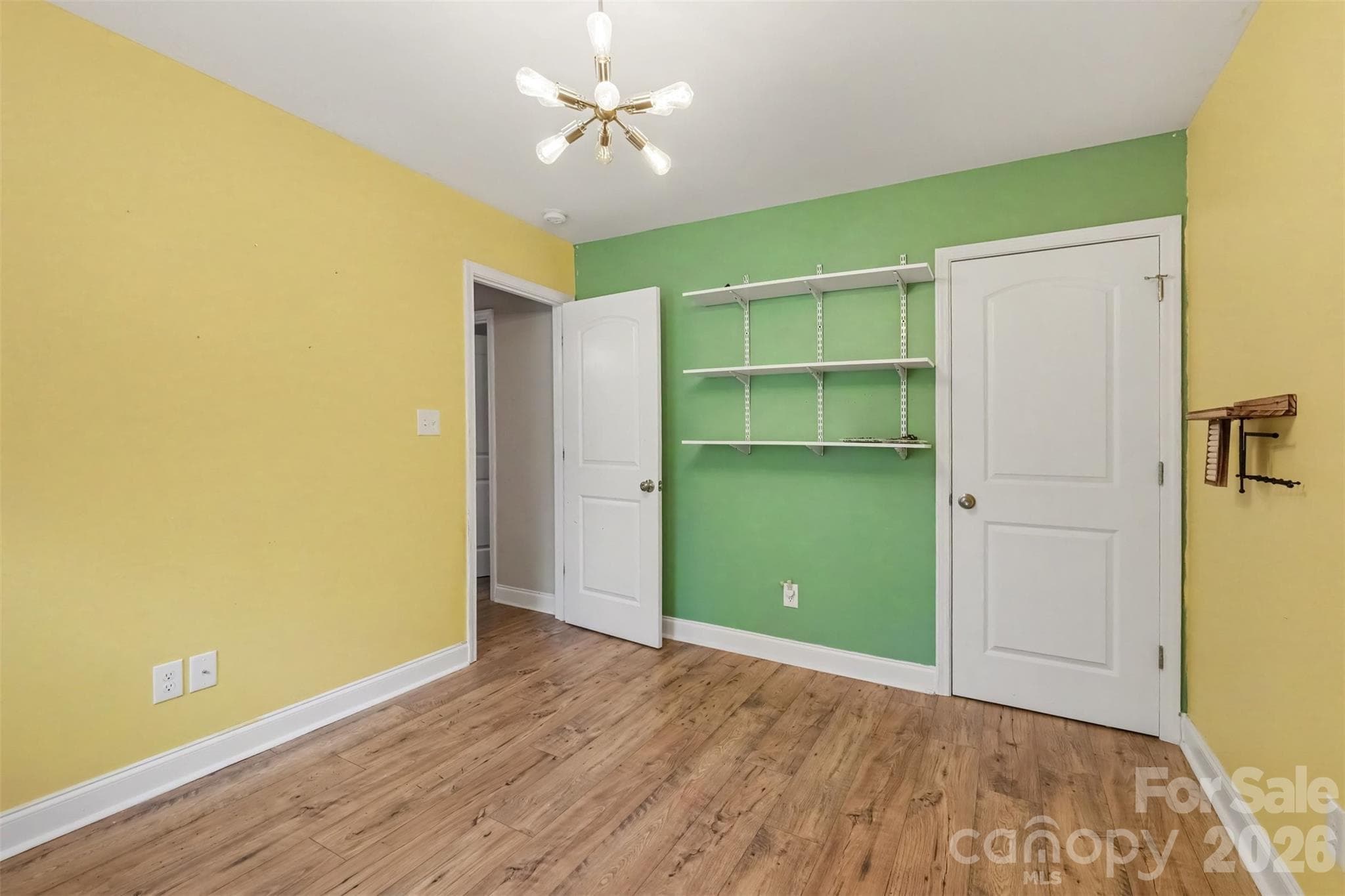 Single Family Residence at 1505 Foxbrook Circle, Lancaster, photo 14 of 25