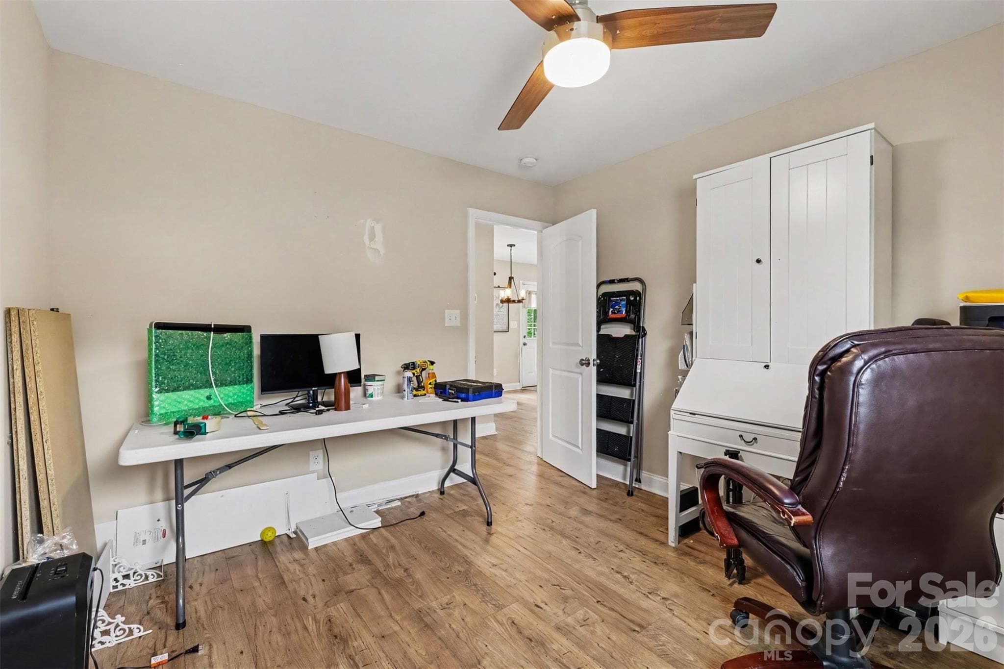 Single Family Residence at 1505 Foxbrook Circle, Lancaster, photo 16 of 25
