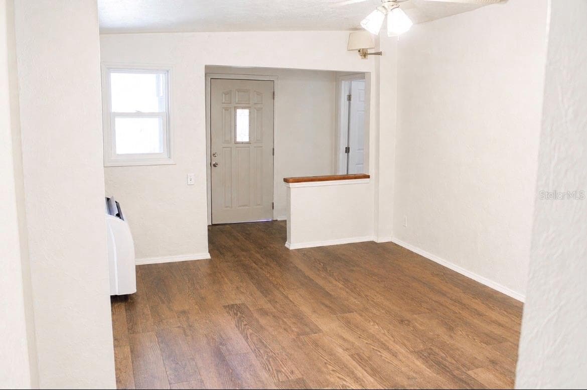 Living room - 15764 NE 235TH PL, FORT MC COY