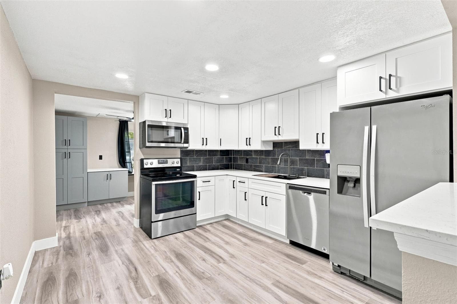 Single Family Residence at 1416 SOUTHWEST RD, SANFORD, photo 15 of 44