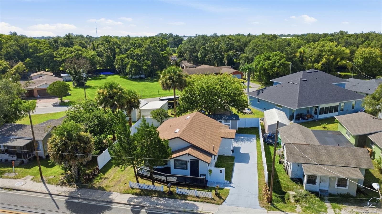 Single Family Residence at 1416 SOUTHWEST RD, SANFORD, photo 39 of 44
