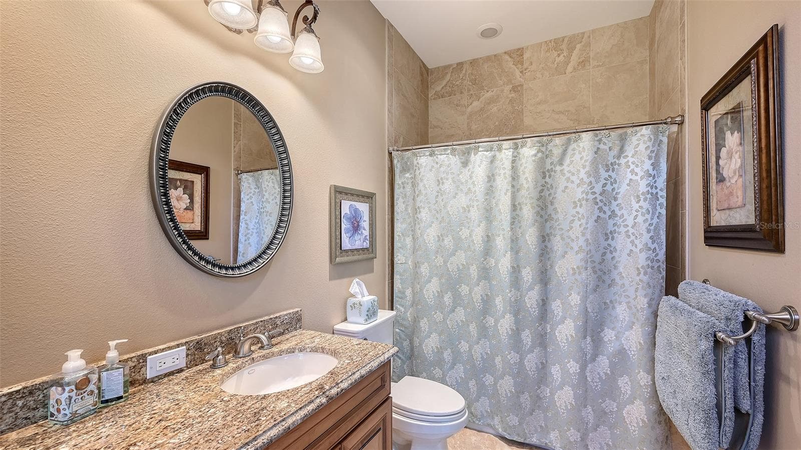 Ensuite bath for bedroom 2 - 106 74TH ST #100, HOLMES BEACH