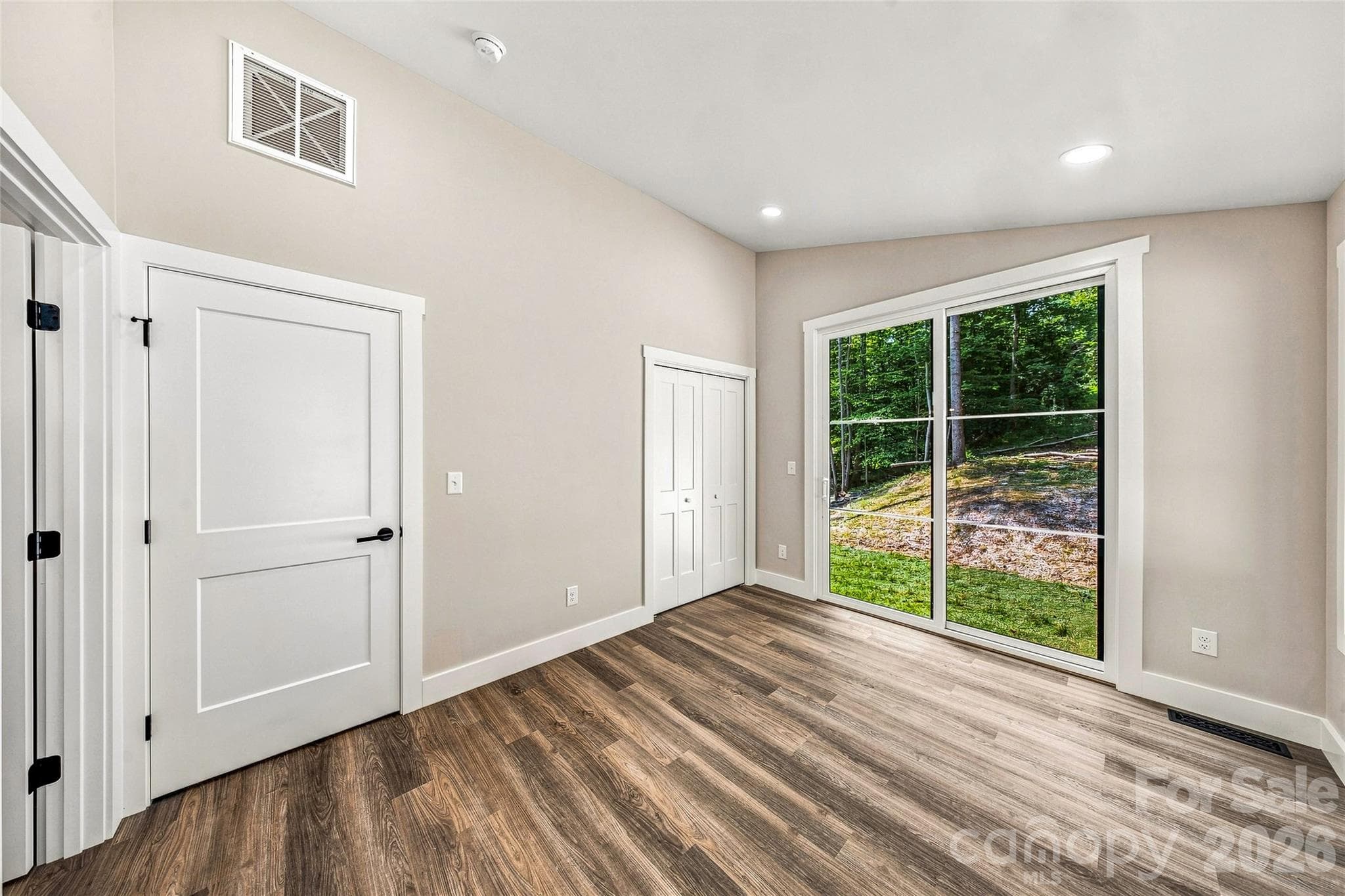 Bright bedroom with generous closet space - 60 Catatoga Trail, Marion