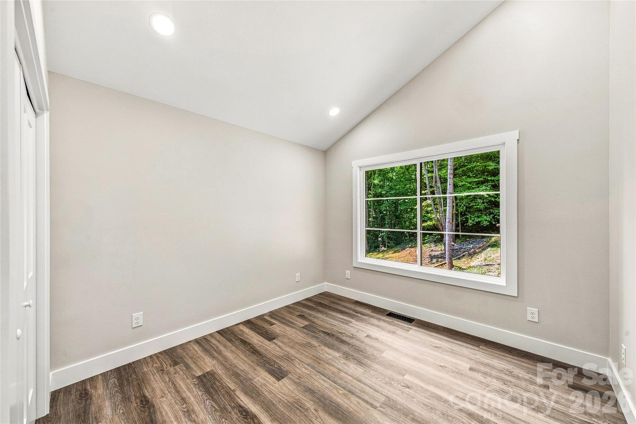 Bedroom with natural light - 60 Catatoga Trail, Marion