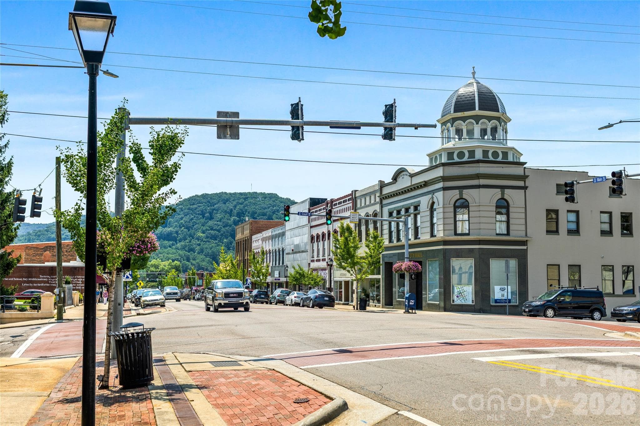 Nearby historic downtown Marion - 119 Catatoga Trail, Marion