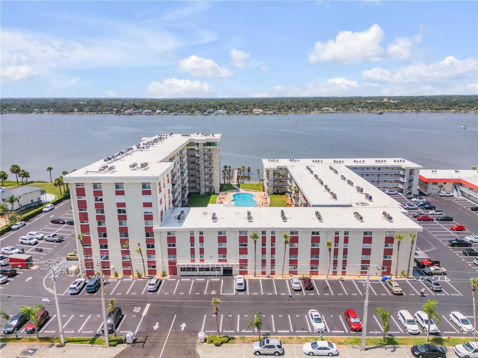 2711 N HALIFAX AVE #372