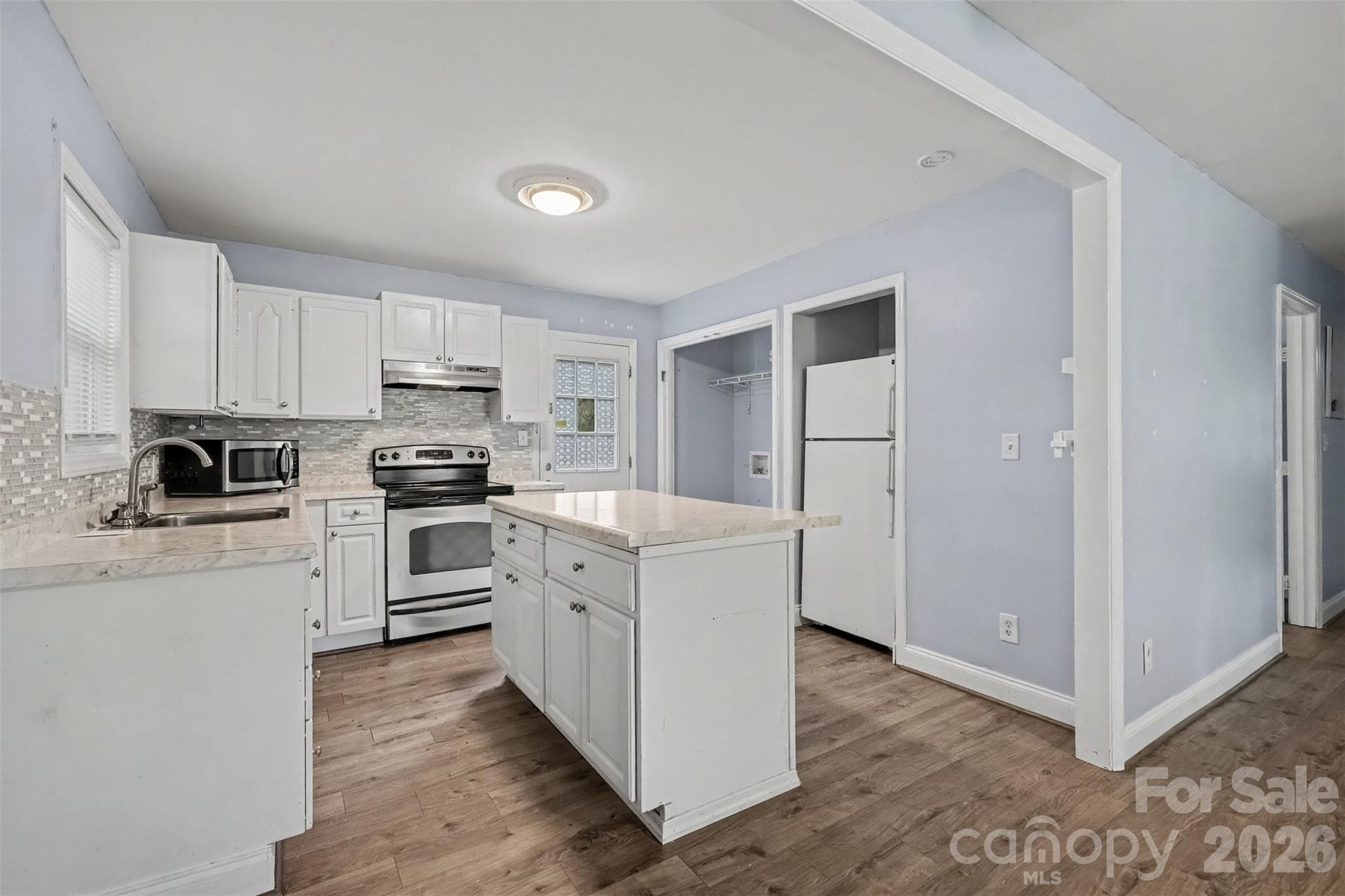 Spacious kitchen - 802 Stowe Drive, Lowell