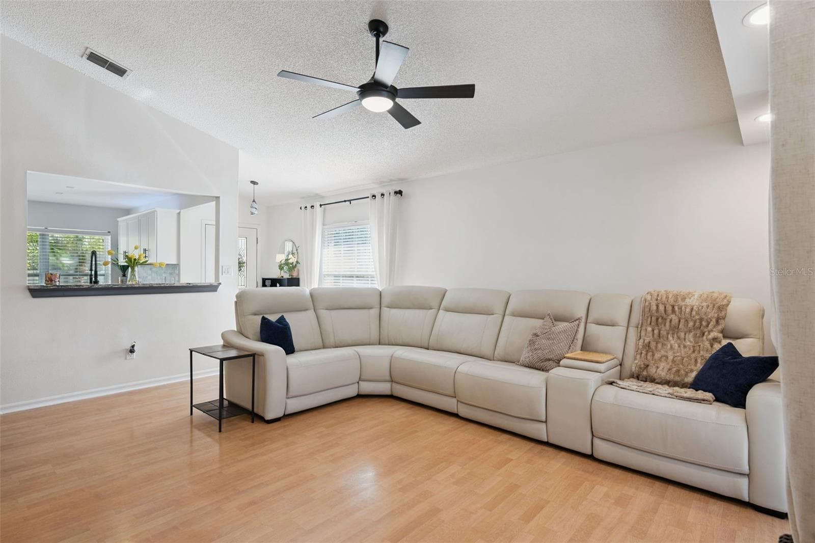 Single Family Residence at 1038 ROYAL OAKS DR, APOPKA, photo 9 of 35