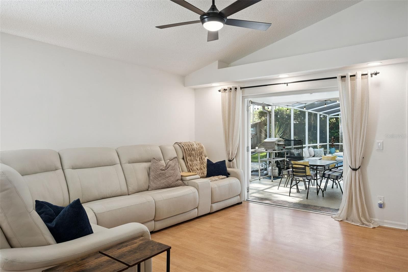 Single Family Residence at 1038 ROYAL OAKS DR, APOPKA, photo 10 of 35