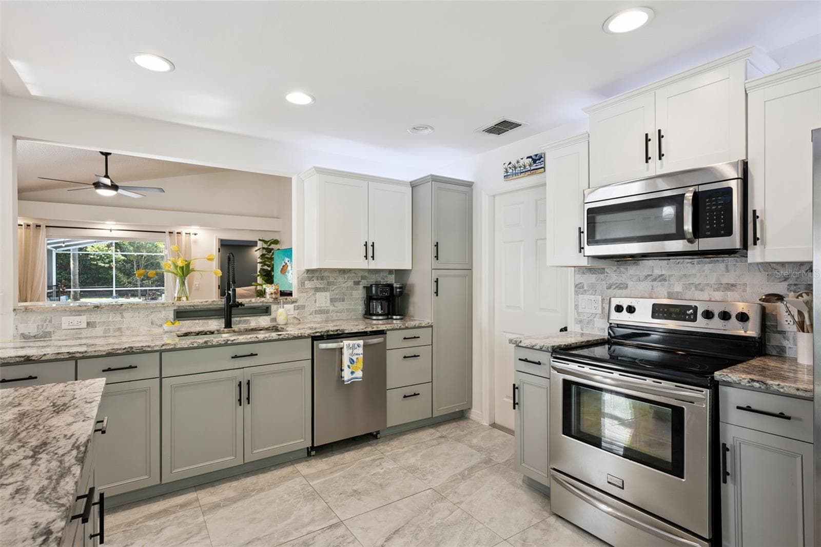Single Family Residence at 1038 ROYAL OAKS DR, APOPKA, photo 11 of 35