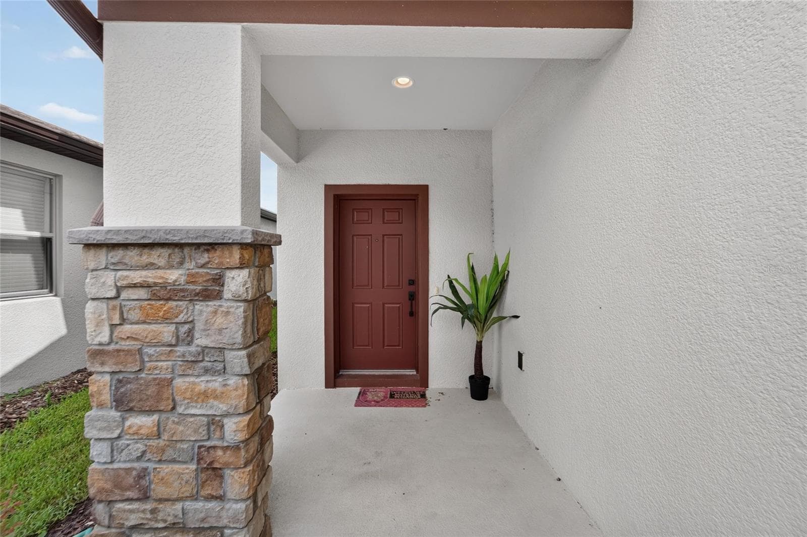 Single Family Residence at 9128 GRANT LINE LN, RIVERVIEW, photo 8 of 93