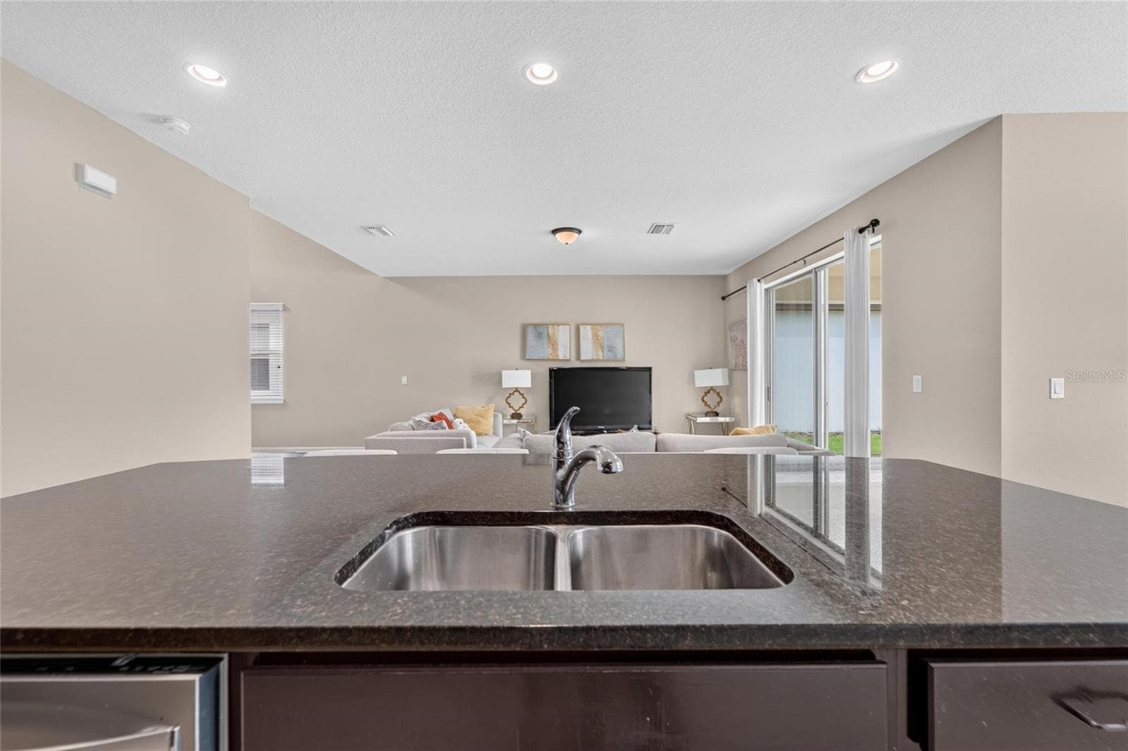 Single Family Residence at 9128 GRANT LINE LN, RIVERVIEW, photo 22 of 93