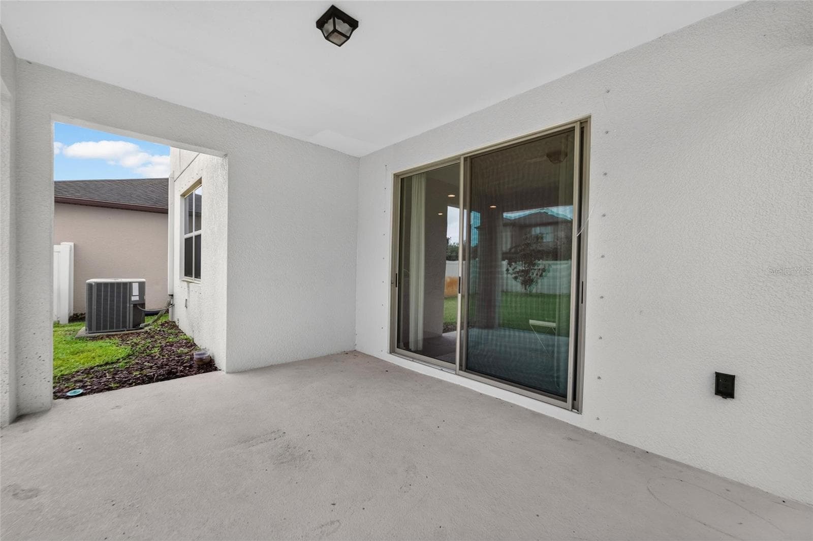 Single Family Residence at 9128 GRANT LINE LN, RIVERVIEW, photo 51 of 93