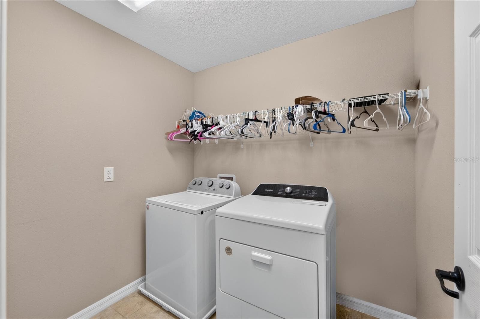Single Family Residence at 9128 GRANT LINE LN, RIVERVIEW, photo 65 of 93