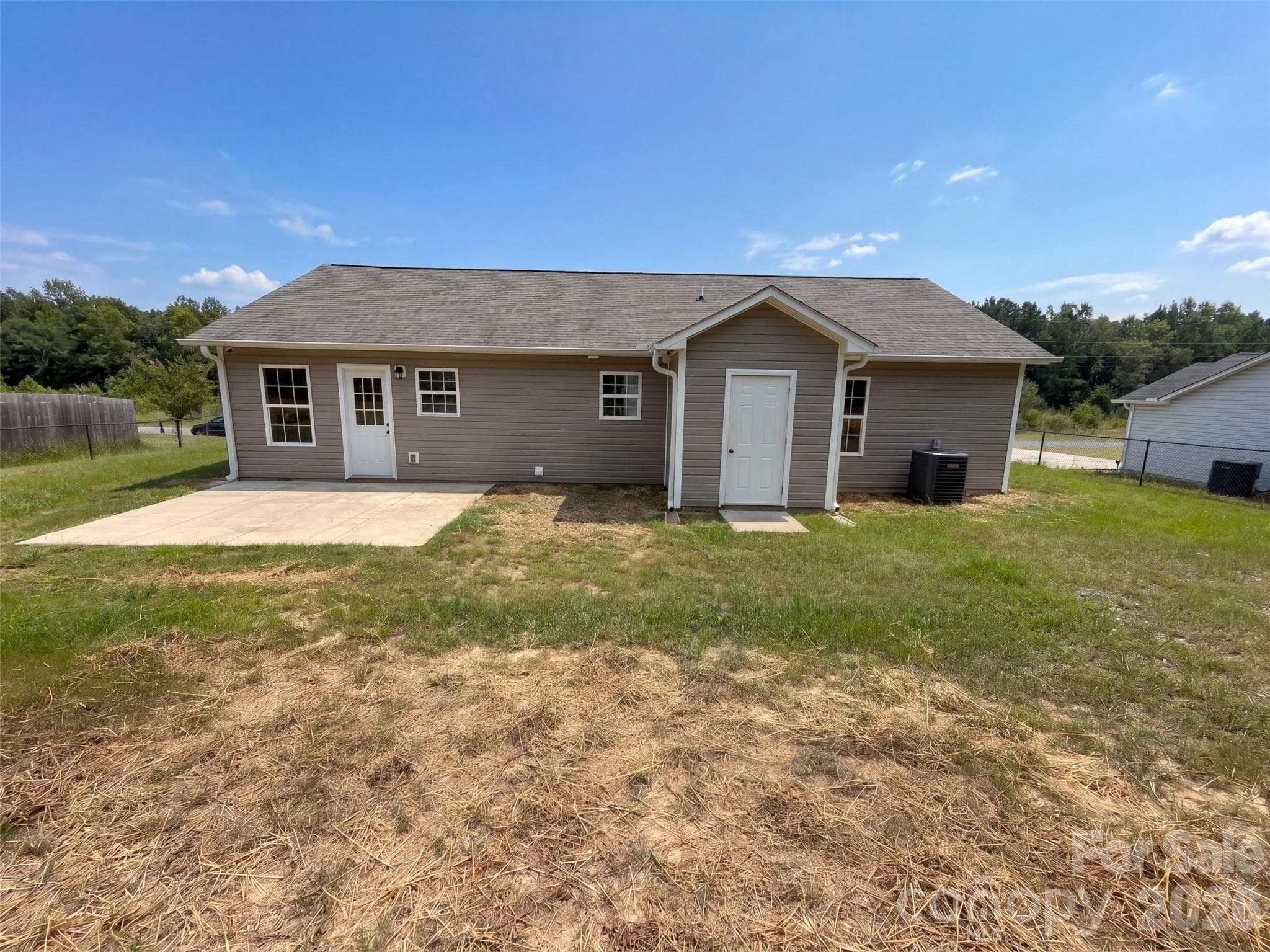 Single Family Residence at 1411 Foxbrook Circle, Lancaster, photo 5 of 16
